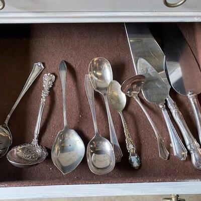 LOT#F1: Mostly Towle Marked Sterling Set w/ Chest [1929g]