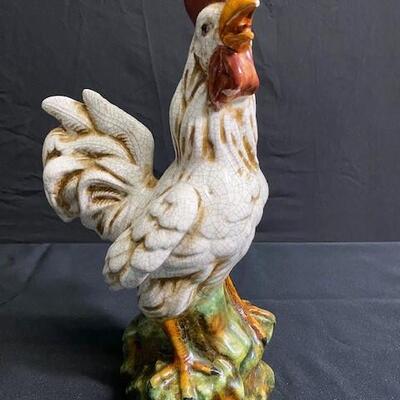 LOT#R80: Chicken & Rooster Statues
