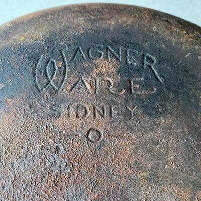 LOT#M82: Wagner Cast Iron Dutch Oven with Lid