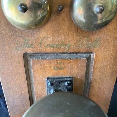 LOT#T127: Country Bell Vintage Style Telephone Radio