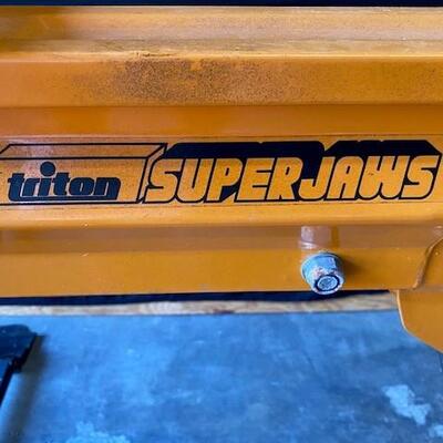 LOT#G134: Triton Super Jaws