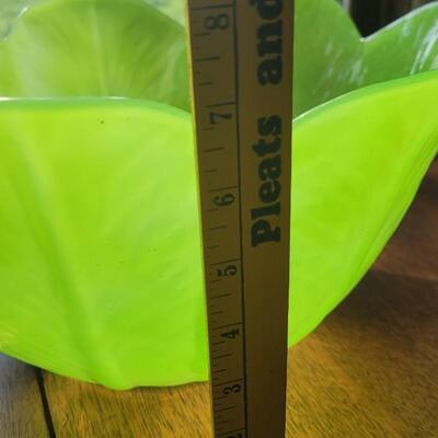 Lot 230: Precidio Green Plastic Salad Serving Bowl, Serving Utensils and (4) Individual Salad Bowls