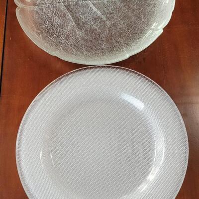 Lot 251: (2) Clear Cabbage Leaf Plates and (4) Clear Textured Plates