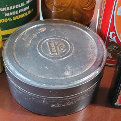 Lot 255: Vintage Tin & Bottles Lot