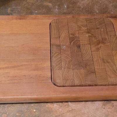 Lot 264: Vintage Teak Charcuterie Board