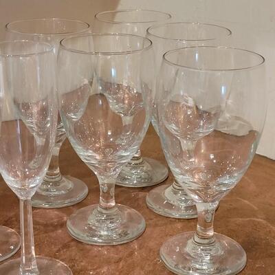 Lot 266: Mixed Stemware