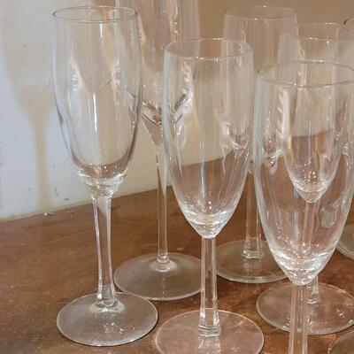 Lot 266: Mixed Stemware