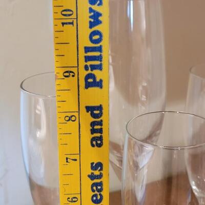 Lot 266: Mixed Stemware