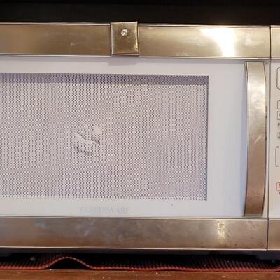 Lot 268: 1000 Watts Microwave 