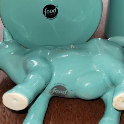 Lot 280: Turquois Cannisters with Cows, Cow Creamer and (2) Nantucket Bread Dishes 