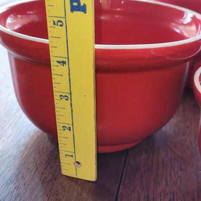 Lot 281: Unmarked Red Mixed Bowls