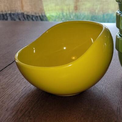 Lot 283: Yellow Salsa Bowl and Green Iridescent Bowls