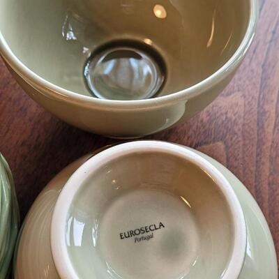 Lot 284: Mixed Moss Green Plates and Bowls