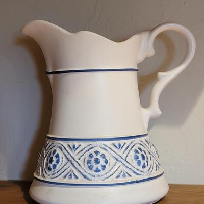 Lot 286: Vintage Royal Haeger Pitcher 