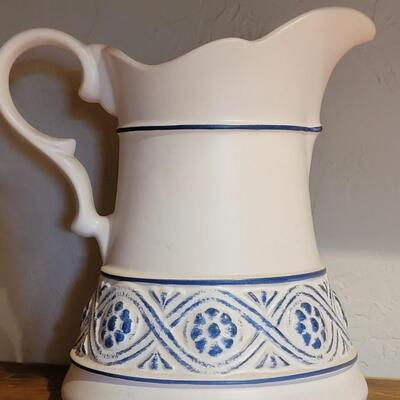 Lot 286: Vintage Royal Haeger Pitcher 