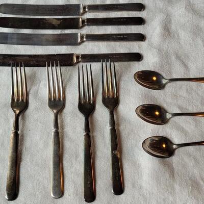 Lot 298: Columbine '34 Flatware 