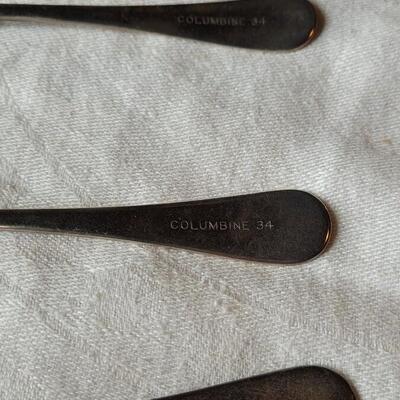 Lot 298: Columbine '34 Flatware 