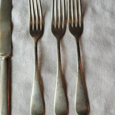 Lot 299: Keystone Metal Flatware
