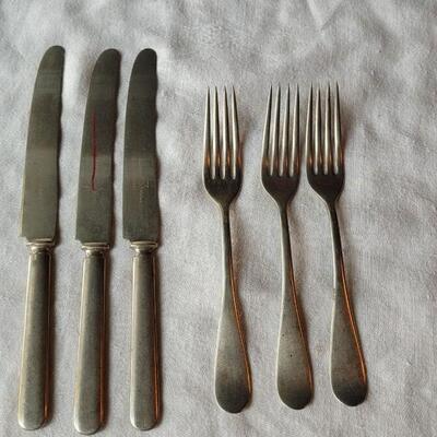 Lot 299: Keystone Metal Flatware