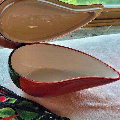 Lot 304: Clay Art and Chili Pepper Dishes, 2 unmarked Black Plates & Bowl  & 3 Napkins