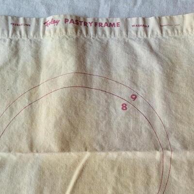 Lot 306: Foley Pastry Frames (3)