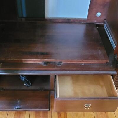 Lot 315: Ethan Allen Media Cabinet