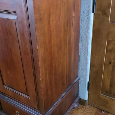 Lot 315: Ethan Allen Media Cabinet
