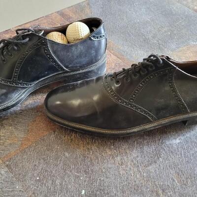 Lot 318: Vintage Par Pusher Golf Shoes with Shoe Trees