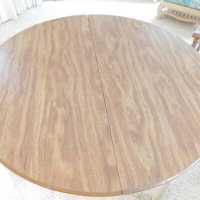 Wood Finish Bamboo Design Frame Round Table 