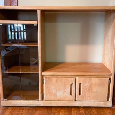 SOLID WOOD ENTERTAINMENT CENTER W/ GLASS DOORS