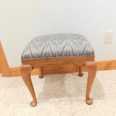 Solid Wood Frame Queen Anne Style Foot Stool with Upholstered Top