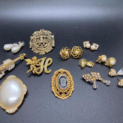 Gold Tone Pin Brooch Earring Lot - Rhinestone and Faux Pearl