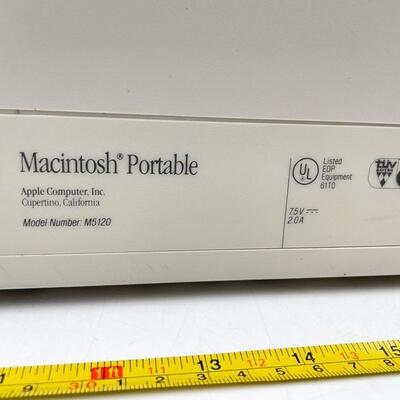 1989 APPLE MACINTOSH PORTABLE COMPUTER (M5120) & CARRYING BAG