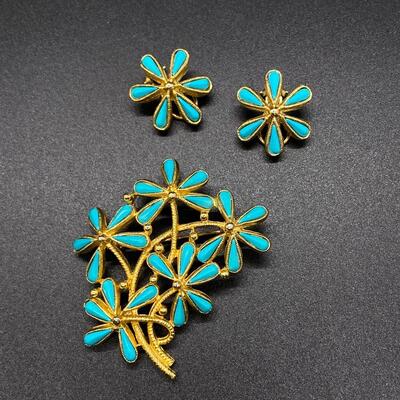 Vintage Gold Tone & Faux Turquoise BSK Daisy Flower Brooch Pin Clip Earrings