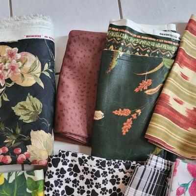 Lot 319: Tote Full of Assorted Print Fabric #1 