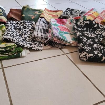 Lot 319: Tote Full of Assorted Print Fabric #1 
