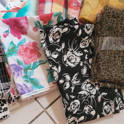 Lot 319: Tote Full of Assorted Print Fabric #1 