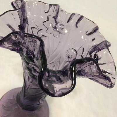 Fenton Art Glass Purple Ruffled Vase With Daffodils 