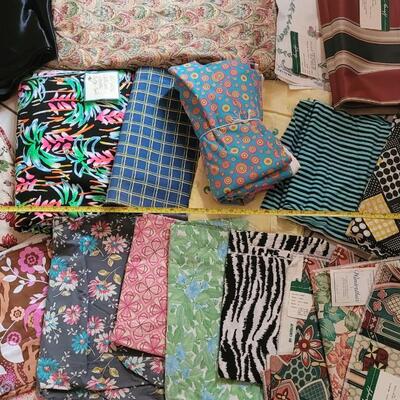 Lot 326: Tote of Assorted Fabrocs #6