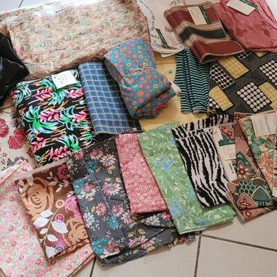 Lot 326: Tote of Assorted Fabrocs #6