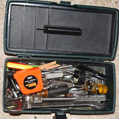 Green tool box w/ tools #293
