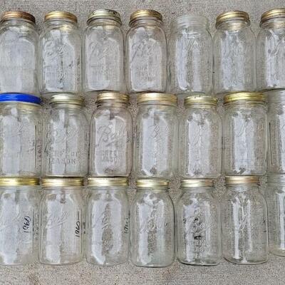 Lot 329: Assortment of (32) Vintage Quart Mason Jars