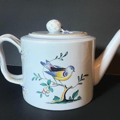 Lot 193: Spode Queens Bird Teapot