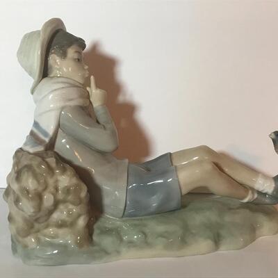 Lot 189: Lladro Shepherd Boy with Bird Figurine 