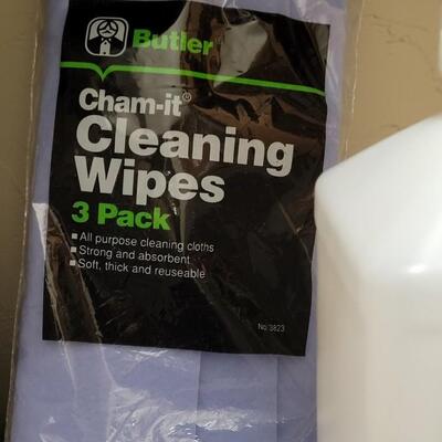 Lot 348: Cleaning Clothes, Unopened Box of White Vinegar 