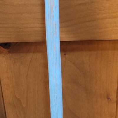 Lot 355: Vintage Dust Master Rug Beater with Light Blue Handle