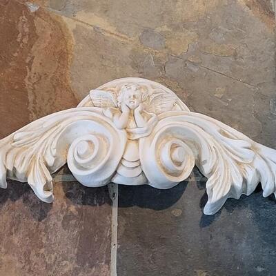Lot 359: Ceramic Angel Swag