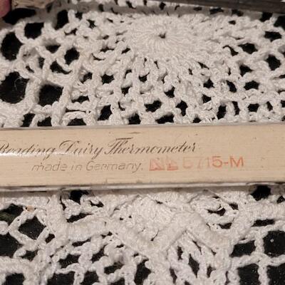 Lot 371: Mixed Vintage/Antique Lot