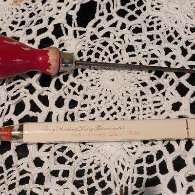 Lot 371: Mixed Vintage/Antique Lot