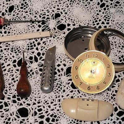 Lot 371: Mixed Vintage/Antique Lot